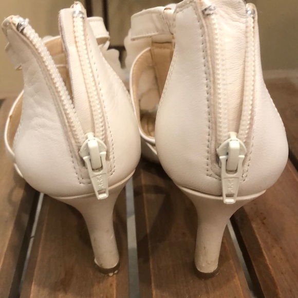 Dress shoes with flowers - Picture 4 of 5